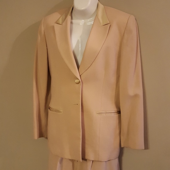 Jones New York 100% worsted wool Camel Suit - Picture 2 of 8